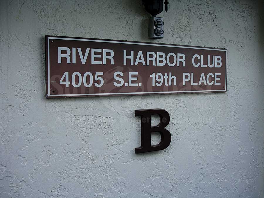 River Harbor Club Signage